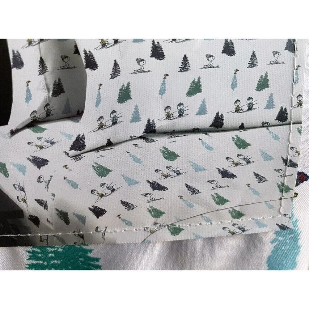 Peanuts Snoopy Charlie Brown Linus Skiing Holiday Christmas TWIN SIZE Sheet Set‎